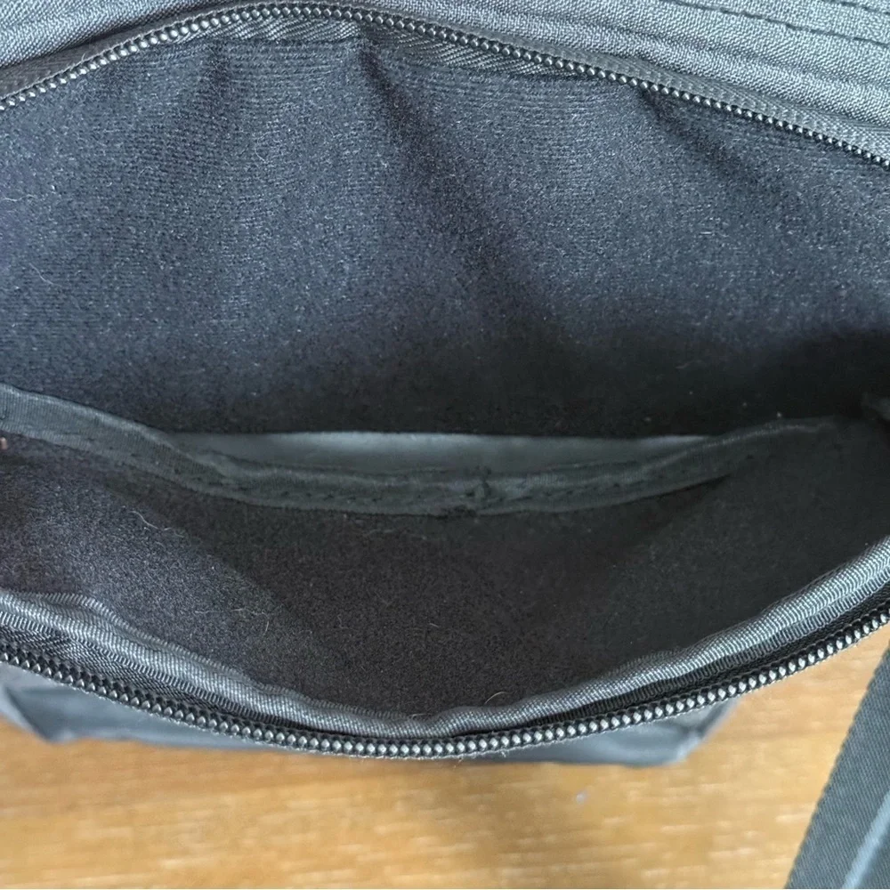 Solo New York Grey Ludlow Tablet Sling Crossbody Bag iPad Organizer